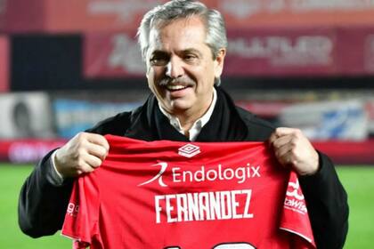 Con la camiseta de sus afectos: la de Argentinos Juniors