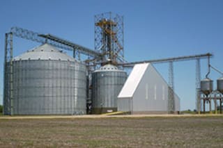 Se cumplieron 24 días del paro de los recibidores de granos en los acopios y es dispar su acatamiento