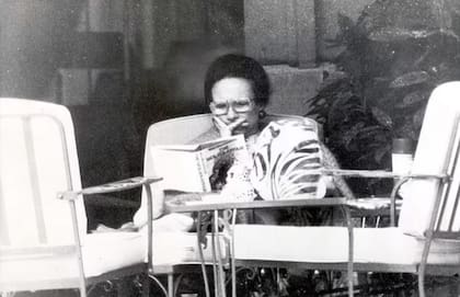 Con la excusa de su delicada salud, Blum le prohibía a Wallis salir o reunirse con sus amigas