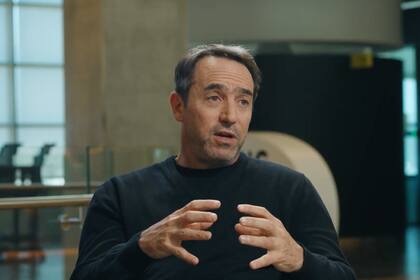 “Con la IA, algunas empresas solo podrán ser más productivas, mientras que otras van a poder ser más productivas y creativas gracias a esos recursos extra”, señaló Galperin