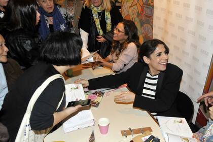 Con la ilustradora Fernanda Cohen, firmando ejemplares