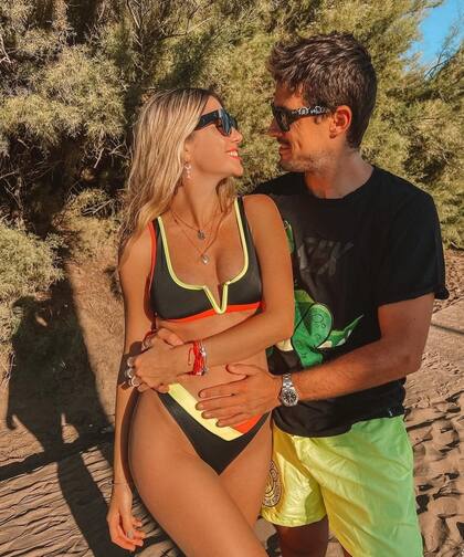 Con la mano de Guido Pella en su vientre, Stephanie Demner confirmó los rumores de embarazo