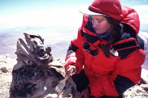 Con La Niña del Rayo en la cima del volcán Llullaillaco.