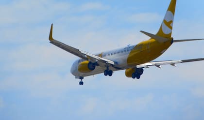 Con la nueva norma provincial, Flybondi y JetSmart competirán con Aerolíneas Argentinas para la venta de pasajes oficiales