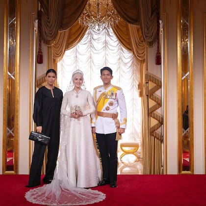 Con la polista tailandesa Ploy Bhinsaeng, muy amiga de los novios.