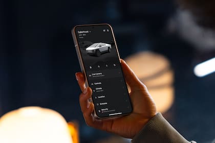 Con la rebaja, los precios quedaron en US$62.490 para el Long Range, US$72.490 para el All-Wheel Drive y US$107.490 para el Cyberbeast, valores más competitivos frente a la competencia
