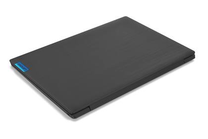 Con la tapa cerrada, la Ideapad L340 no tiene un solo guiño a los gamers con un diseño sobrio de color gris con un simple detalle en azul