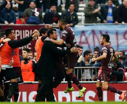 En Lanús, Jorge Almirón ganó tres títulos, llegó a la final de la Copa Libertadores 2017 y recibió elogios de todo el ambiente del fútbol