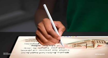 Con las Galaxy Tab S11 llega un nuevo lápiz para escribir en pantalla: es hexagonal como un lápiz convencional y no usa batería