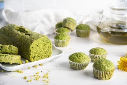 Con las hojas del diente de león pueden hacerse muffins o budines