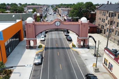 Con las redadas del ICE en Chicago, los negocios latinos ven afectados sus ventas