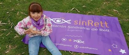Con las terapias que le habían indicado los médicos, Juana no mejoraba. Por eso, sus padres siguieron consultando a otros especialistas.