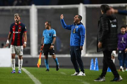 Con Leandro Romagnoli se ve un San Lorenzo más ofensivo que, aunque no haya mejorado tanto en lo futbolístico, se le dan más los resultados.