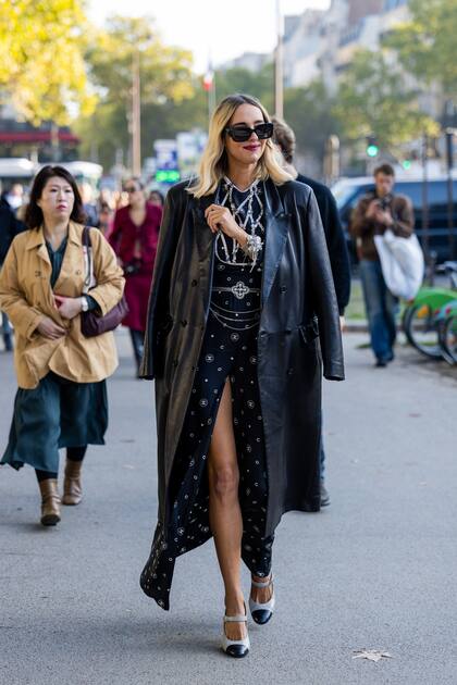 Con look imponente, Candela Pelizza (ex de Novembre, aunque con ese apellido la siguen reconociendo muchos) asistió al desfile de Chanel (Photo by Christian Vierig/Getty Images)