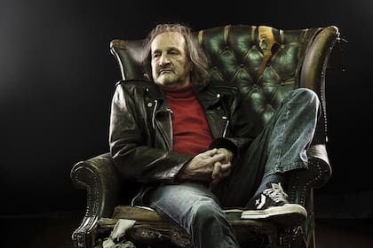 Con Los Beatniks interpretó "Rebelde", la primera canción de nuestro rock