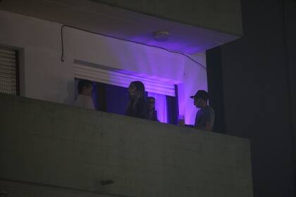 Con los boliches cerrados, se multiplicaron las reuniones puertas adentro