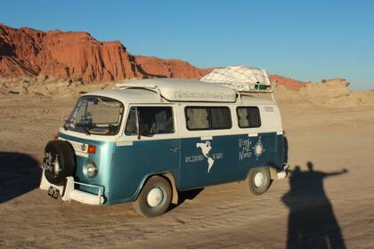 Con los meses, "Dora" pasó de ser un simple furgón a una "simpática casita rodante"