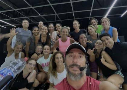 Con los retos, el personal trainer Alejandro Mezzarapa se propone motivar a las personas en un período corto de tiempo