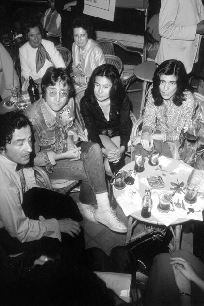 Con Louis Malle, John Lennon, Yoko Ono y Jeanne Moreau, en el Festival de Cannes Festival, en 1971