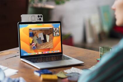 Con macOS Ventura Apple permitirá usar el iPhone como una webcam, e incluso activar dos cámaras en simultáneo