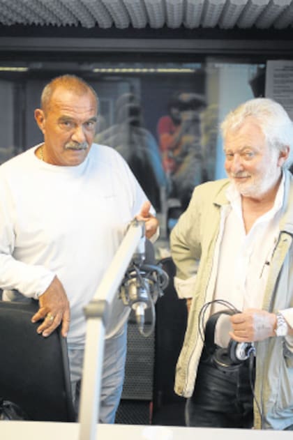 Con Rolando Hanglin, las dos mitades de El gato y el zorro
