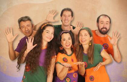 Con más de 17 años de trayectoria, el grupo de músicos santafesinos Canticuénticos combina ritmos folklóricos argentinos y latinoamericanos con letras que emocionan y hacen pensar