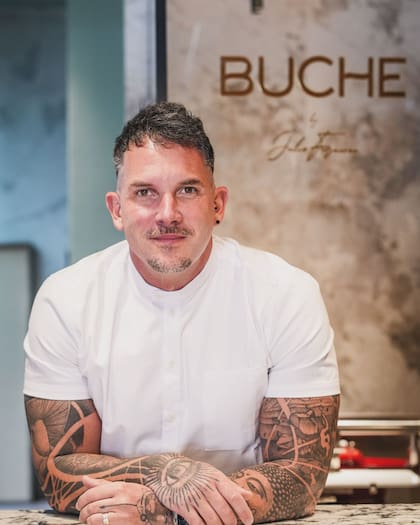 Con más de 20 años en el sector gastronómico, Julio Figueroa se dedica a reunir los mejores productores de quesos y chacinados del país
