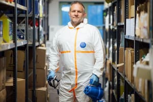 Con más de 30 años de experiencia en limpieza, Ben desarrolló un olfato de acero.