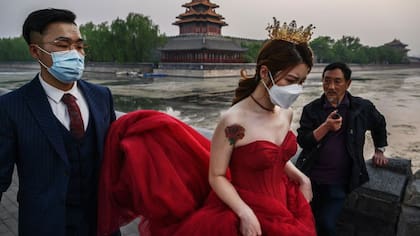 Con más hombres que mujeres en China, para algunos jóvenes es difícil encontrar pareja