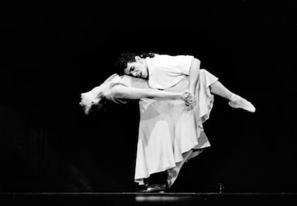 Con Maximiliano Guerra en "El Reñidero", una obra que el argentino Julio López creó para la pareja en 1990 con música de Astor Piazzolla