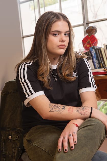 “Con mi papá nos parecemos en que somos bastante tímidos, nos cuesta abrirnos. Y en lo que es artístico, aprendí muchas cosas de él”.