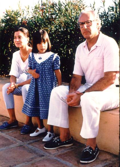 Con Miguel Boyer, su último marido y padre de su hija Ana. Se casaron en 1988y estuvieron juntos hasta 2014, cuando el ex ministro de Economía de Felipe González murió.