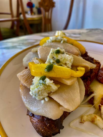 Con morcilla y peras