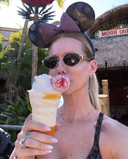 Con orejas en modo Disney, Nicole disfrutó la escapada en familia (Foto: Instagram/@nikitaneumannoficial)