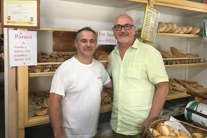 Con Osvaldo Gross, uno de los famosos que han probado sus cannoli