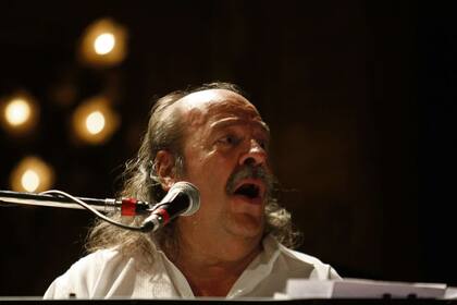 Con Pez, Nebbia vuelve a tocar clásicos de Los Gatos