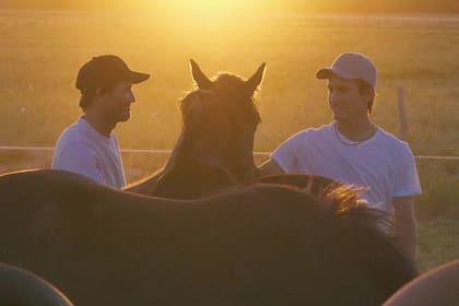 Con Poroto. Este año jugarán la Triple Corona con un team íntegramente familiar: los sobrinos de Adolfito, Bartolomé y Jeta Castagnola.