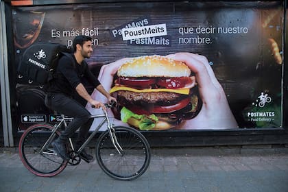 Con Postmates se pueden hacer entregas de comidas, supermercados y otros tipos de tiendas