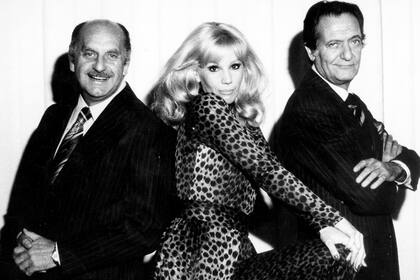 Con Raúl Rossi y Susana Gimenez y Alberto Closas en tiempos de la obra La libélula