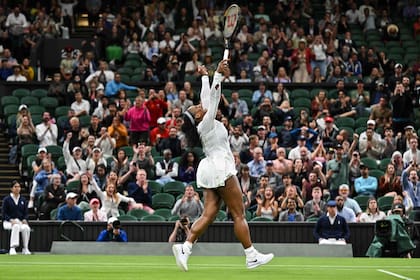 Con Serena Williams, que volvía al All England, también se veían asientos sin ocupar