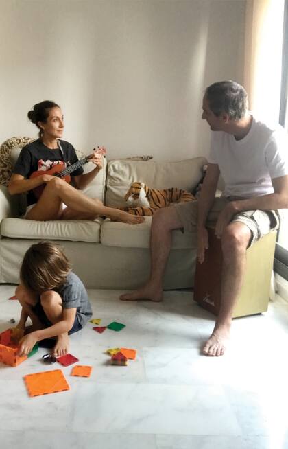 Con solo 3 valijas para mudarse, Connie hizo un ejercicio de desapego y conciencia de qué era lo que realmente necesitaba.