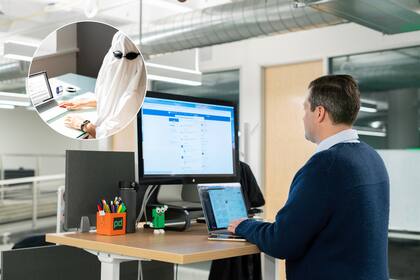 Con solo tres clientes que abonen US$1500 al mes, un redactor fantasma de LinkedIn puede alcanzar ingresos anuales de US$50 mil