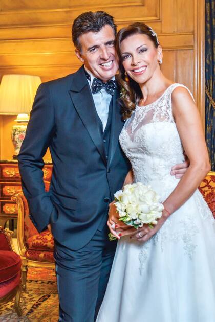 Con su ahora ex marido Alejandro Pérez Escoda, el día de su casamiento.