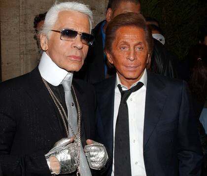 Con su amigo, el diseñador italiano Valentino, en una foto tomada en 2005