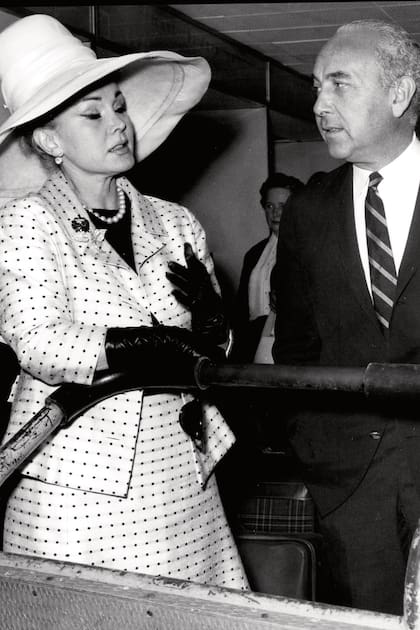 Con su cuarto marido, Herbert Hutner, un inversor financiero nueve años mayor que ella.