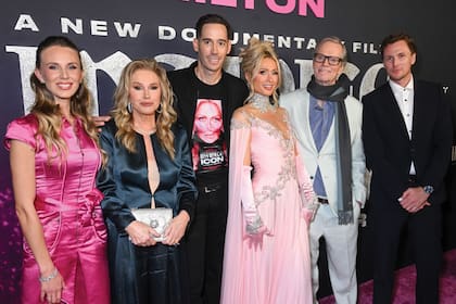 Con su cuñada Tessa, su madre Kathy, su marido Carter, su padre Richard y su hermano Barron