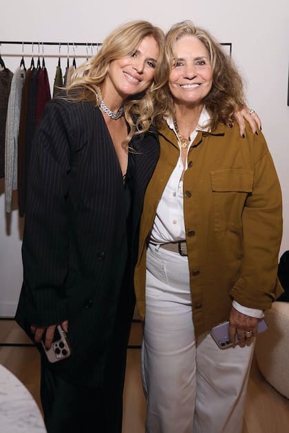 Con su espléndida mamá, Ana Laterra.