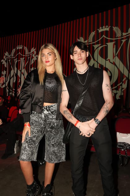 Con su hermano mellizo Felipe