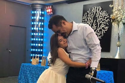 Con su hija Yara, en su fiesta de cumpleaños.