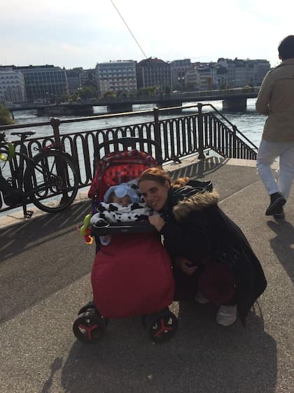 Con su hijo Lautaro en Ginebra, cuando asistió al Foro Social de Discapacidad y Derechos Humanos